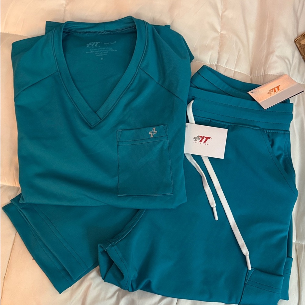 Fit Scrubs Evrpur brand Teal green Scrub Set V-Neck Top and Drawstring Pants NEW